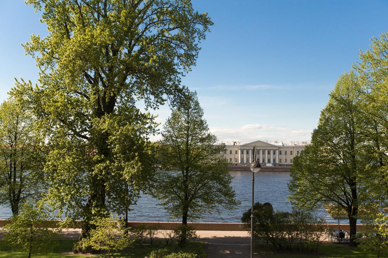 The Bridge Hotel Saint Petersburg Exterior photo