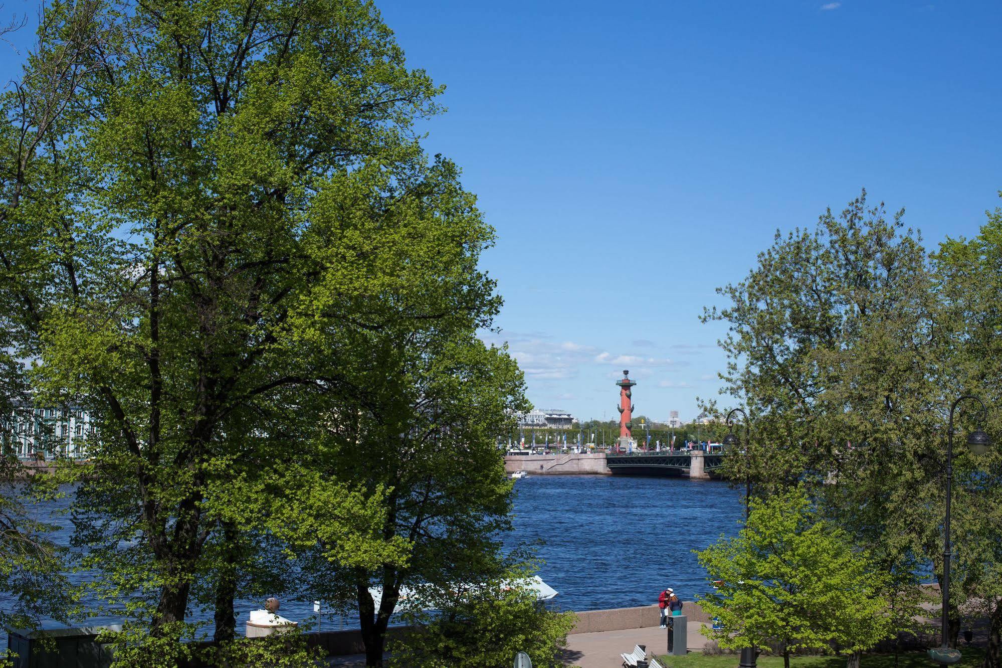 The Bridge Hotel Saint Petersburg Exterior photo