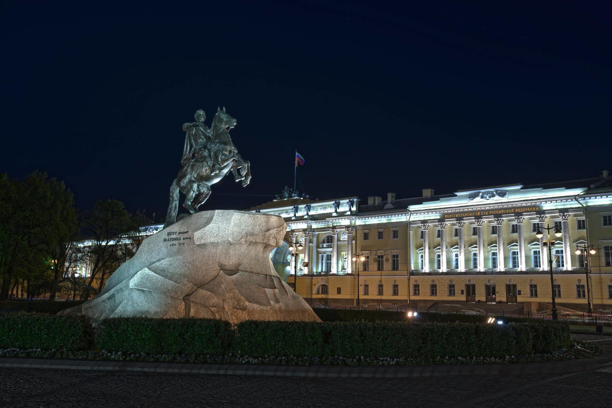 The Bridge Hotel Saint Petersburg Exterior photo